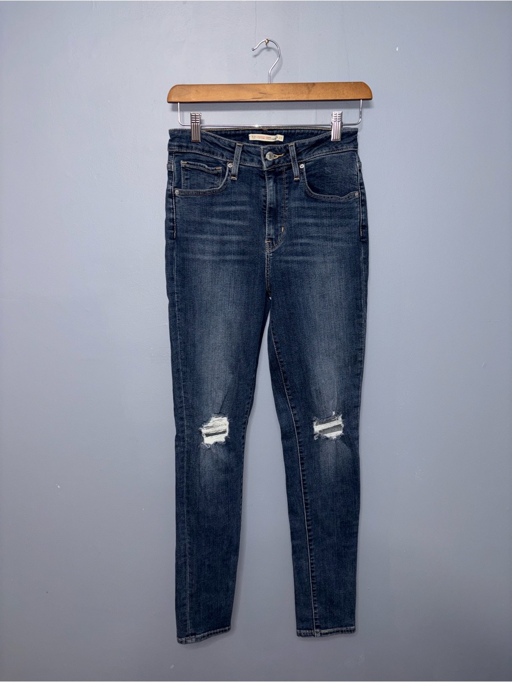 Levi’s | Distressed Jeans